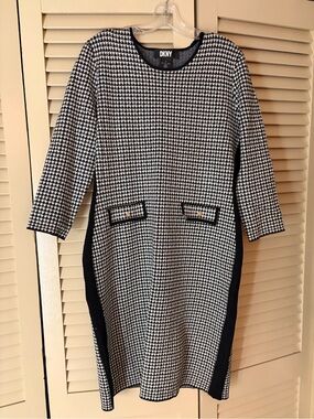 DKNY Black, White & Teal Houndstooth Knit Top